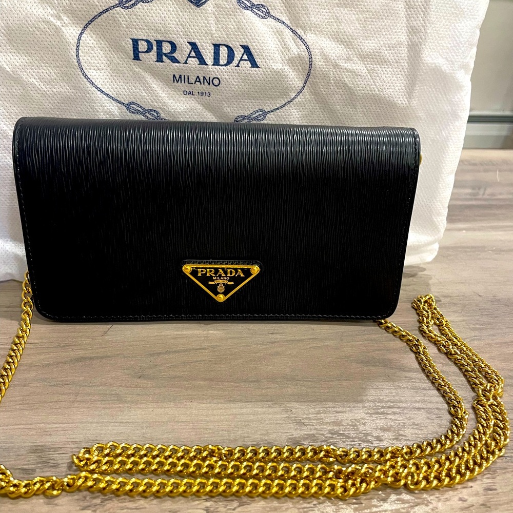 Authentic Prada Wallet on Chain